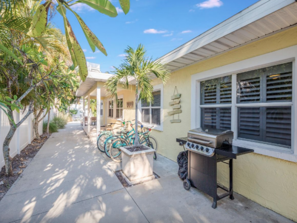 Four Bedroom Pool Vacation Rental Across the street from Beach.