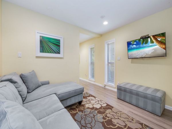 Four Bedroom Pool Vacation Rental Across the street from Beach.