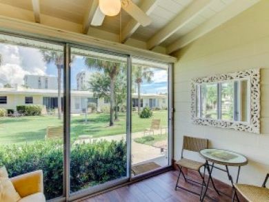 Siesta Key Vacation Condo Sleeps Four Guests.