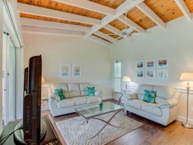 Siesta Key Vacation Condo Sleeps Four Guests.