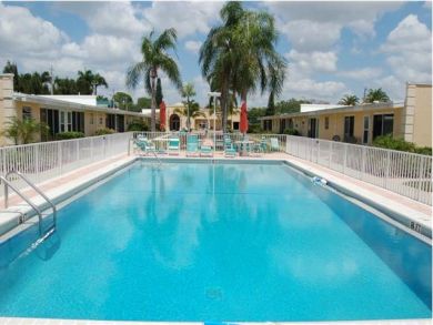 Siesta Key Vacation Condo Sleeps Four Guests.