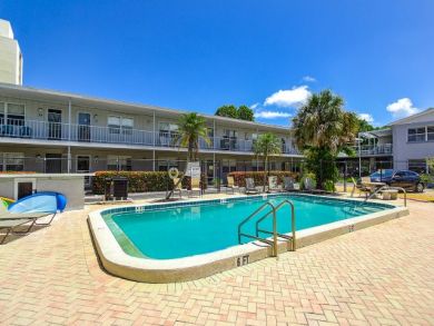 Siesta Key condo rental very short walk to beach