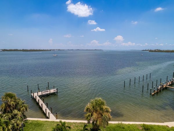 Bradenton Beach Luxury Condo Rental - Renovated 2-Bedroom with Bay Views & Pool