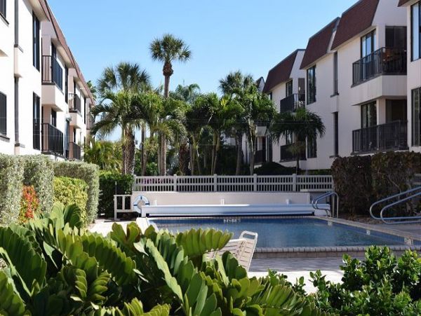 Anna Maria Island  Vacation Two Bedroom at the Beach