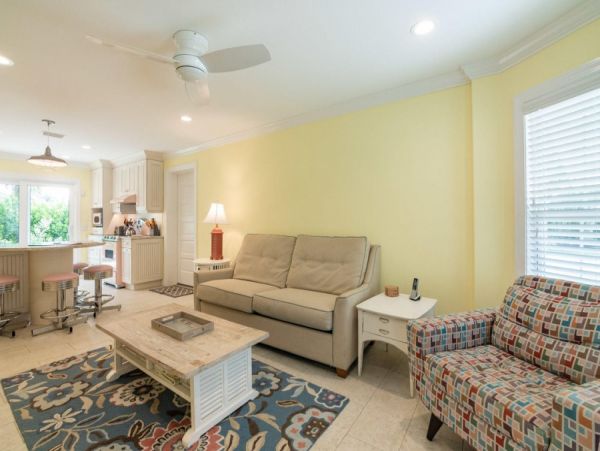 Charming Anna Maria 2 Bedroom Rental with Private Pool