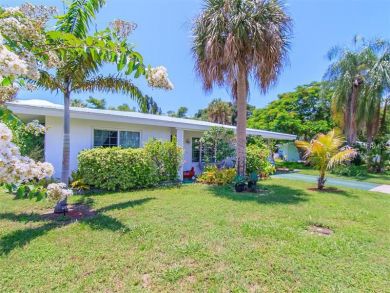 Holmes Beach Charming Vacation Cottage