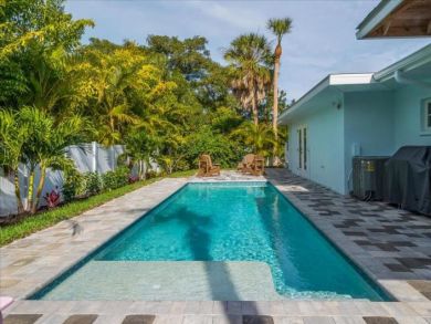 Holmes Beach Charming Vacation Cottage