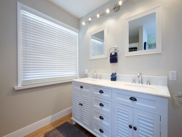 Holmes Beach Duplex Rent one or Both Sides.
