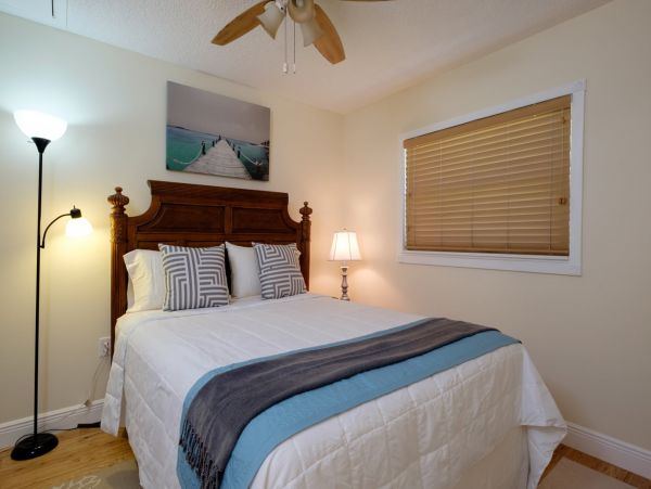 Holmes Beach Duplex Rent one or Both Sides.