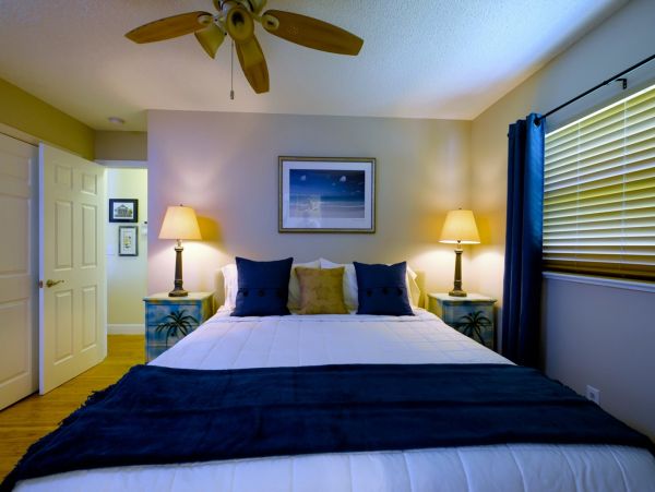 Holmes Beach Duplex Rent one or Both Sides.