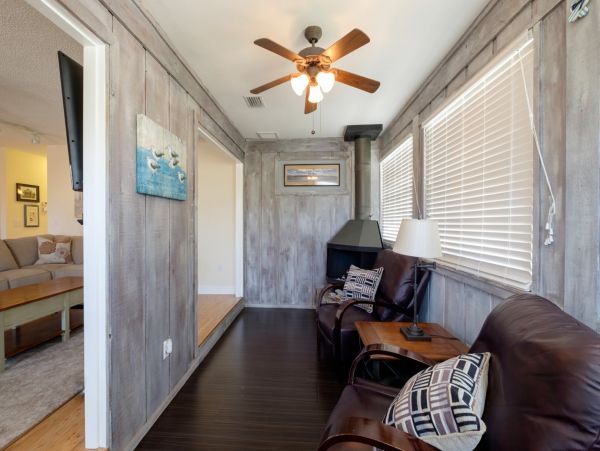 Holmes Beach Duplex Rent one or Both Sides.