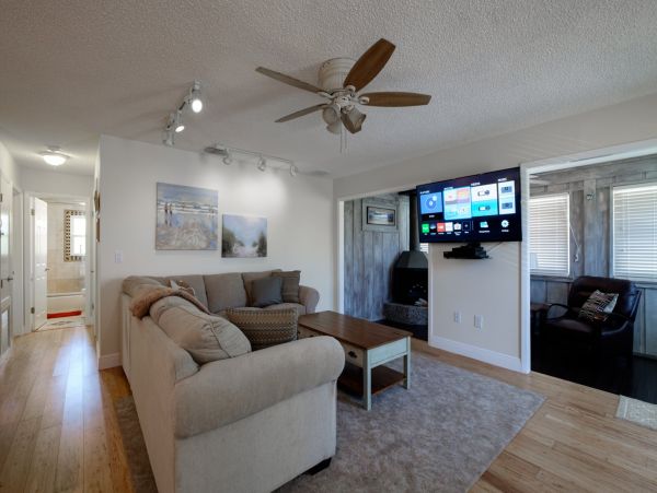 Holmes Beach Duplex Rent one or Both Sides.