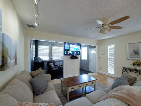 Holmes Beach Duplex Rent one or Both Sides.
