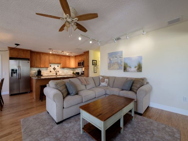 Holmes Beach Duplex Rent one or Both Sides.
