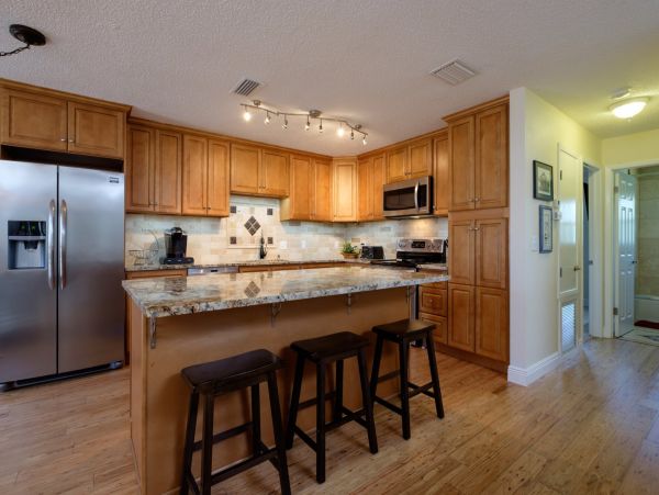 Holmes Beach Duplex Rent one or Both Sides.