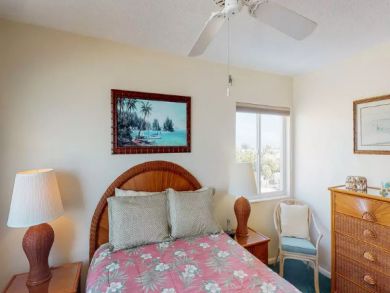 Holmes Beach Vacation Condo Sleeps Four Guests.