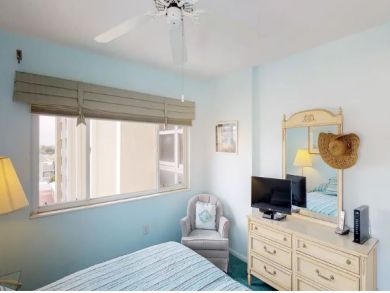 Holmes Beach Vacation Condo Sleeps Four Guests.