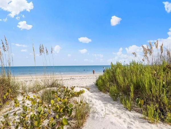 Sanibel Island Beachfront Vacation Condo Three Bedrooms