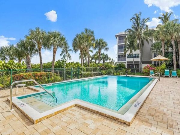 Sanibel Island Beachfront Vacation Condo Three Bedrooms