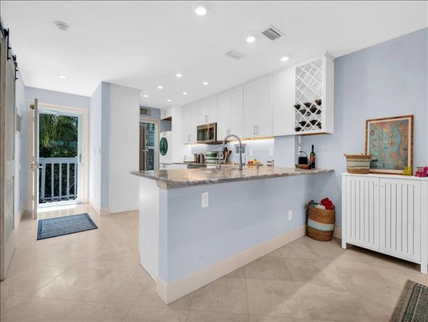 Boca Grande Vacation Accommodation Two Bedrooms Sleeps 8