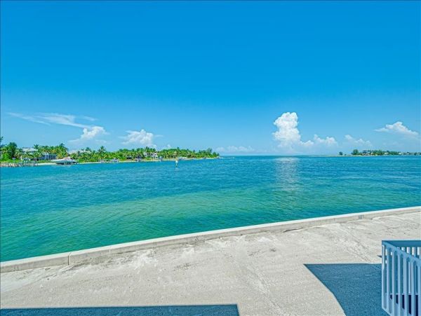 Boca Grande Vacation Accommodation Two Bedrooms Sleeps 8