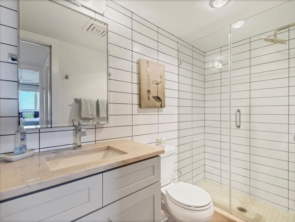 Bay Front Vacation Condo in Boca Grande Sleeps Six Guests