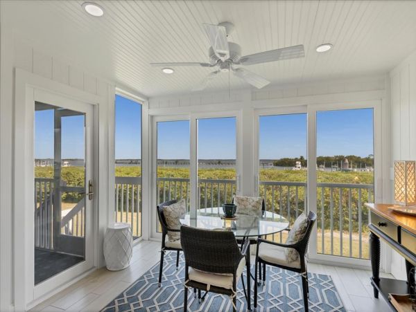 Bay Front Vacation Condo in Boca Grande Sleeps Six Guests