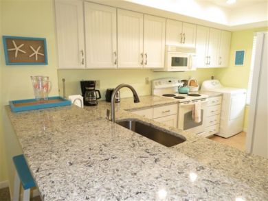 Bay Views Boca Grande Vacation Condo Short Walk to Beach