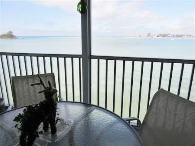 Bay Views Boca Grande Vacation Condo Short Walk to Beach
