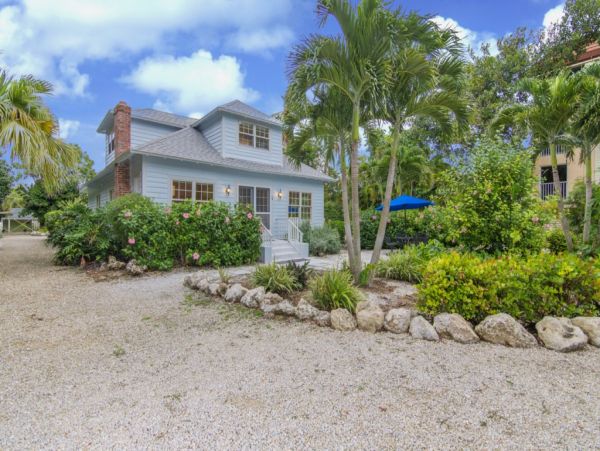 Sanibel Island Luxury Rental at the Beach- Stroll to Beach