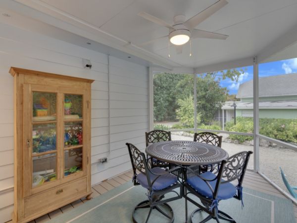 Sanibel Island Luxury Rental at the Beach- Stroll to Beach