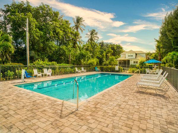 Sanibel Island Luxury Rental at the Beach- Stroll to Beach