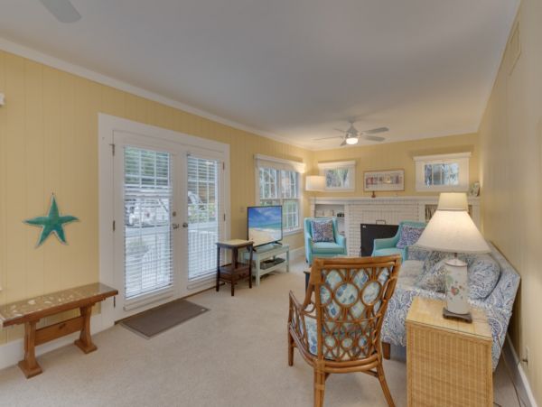 Sanibel Island Luxury Rental at the Beach- Stroll to Beach