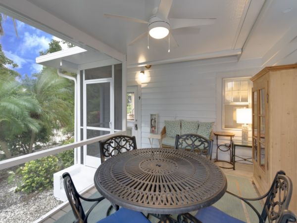 Sanibel Island Luxury Rental at the Beach- Stroll to Beach