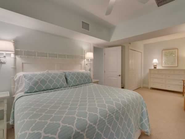 Sanibel Island Luxury Rental at the Beach- Stroll to Beach