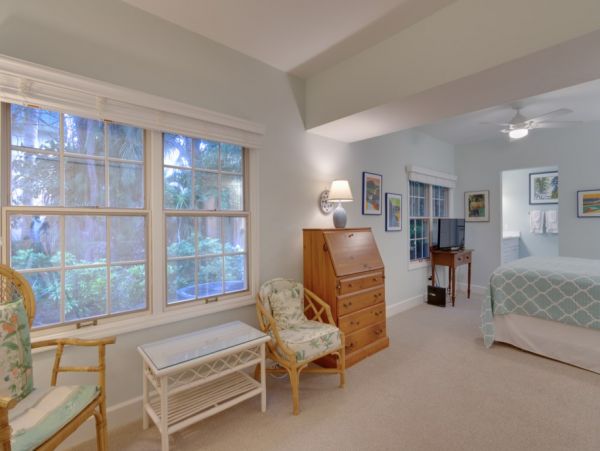 Sanibel Island Luxury Rental at the Beach- Stroll to Beach
