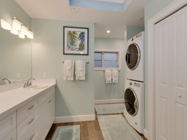 Sanibel Island Luxury Rental at the Beach- Stroll to Beach