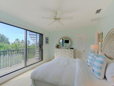 Three Bedroom Vacation Home on Captiva Island Sleeps 10