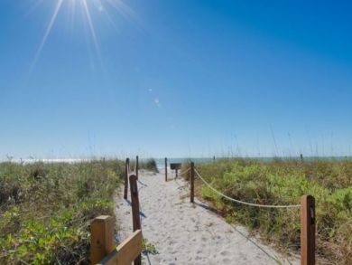 Three Bedroom Vacation Home on Captiva Island Sleeps 10