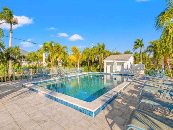 Colonial 3 Bedroom Rent House on Captiva Luxury Rental