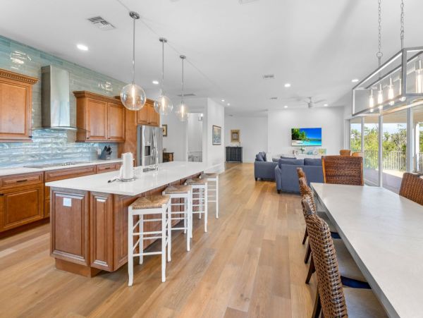Colonial 3 Bedroom Rent House on Captiva Luxury Rental