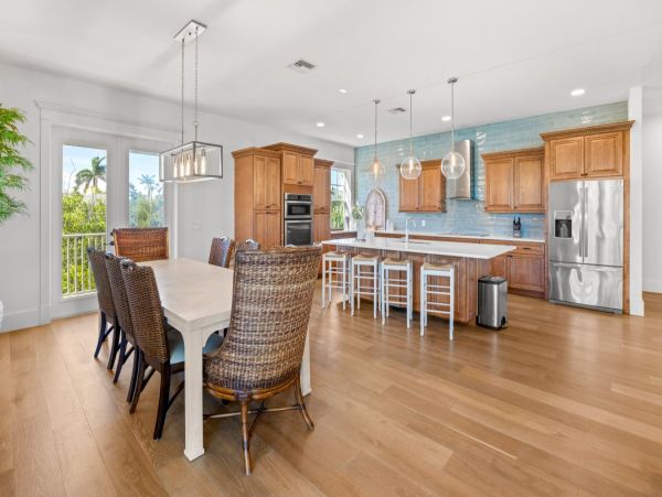 Colonial 3 Bedroom Rent House on Captiva Luxury Rental