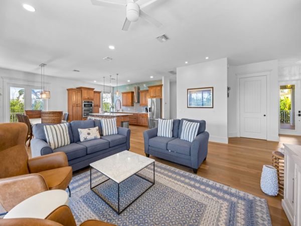 Colonial 3 Bedroom Rent House on Captiva Luxury Rental