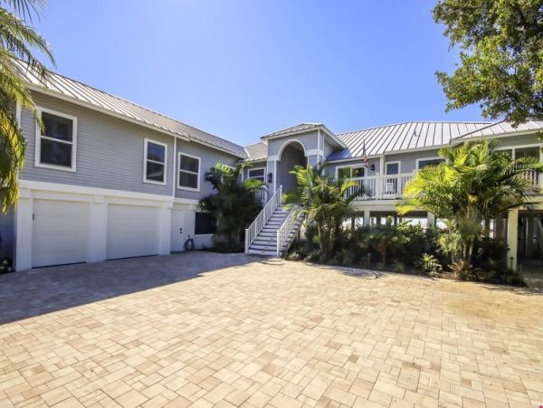 Luxurious Gulf View Luxury Estate in Captiva Island