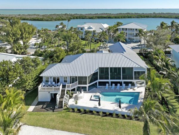 Luxurious Gulf View Luxury Estate in Captiva Island