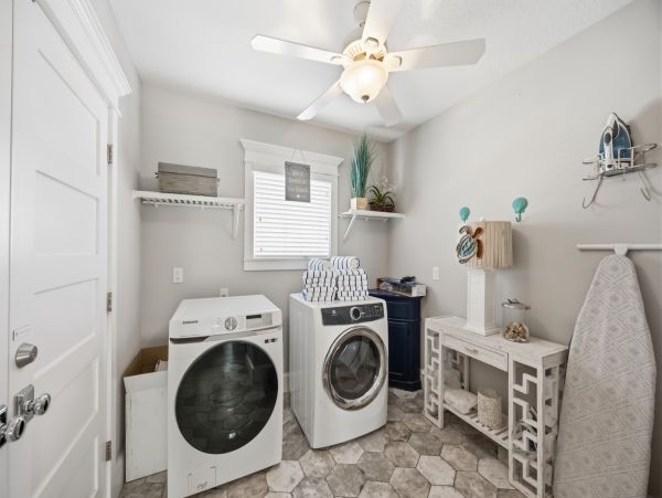 Premier Anna Maria Island Vacation Home -2 Houses From Gulf