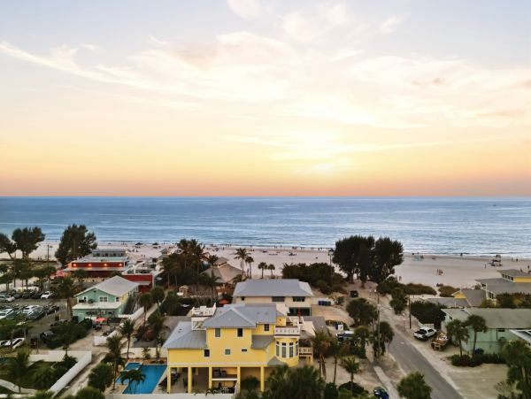 Premier Anna Maria Island Vacation Home -2 Houses From Gulf
