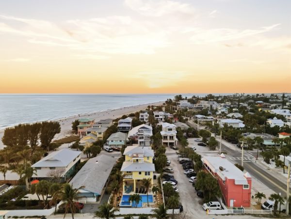 Premier Anna Maria Island Vacation Home -2 Houses From Gulf