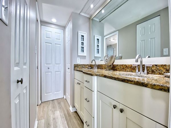 Gulf Views Vacation Condo in Madeira Beach 2 Bedrooms
