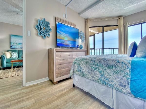 Gulf Views Vacation Condo in Madeira Beach 2 Bedrooms
